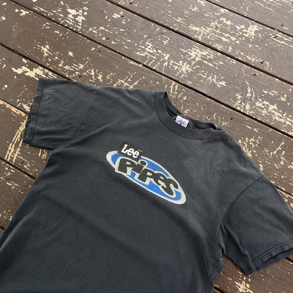(M) Vintage 90s Y2K Lee Pipes T-Shirt Rare Skater BMX Rave JNCO Faded Distressed
